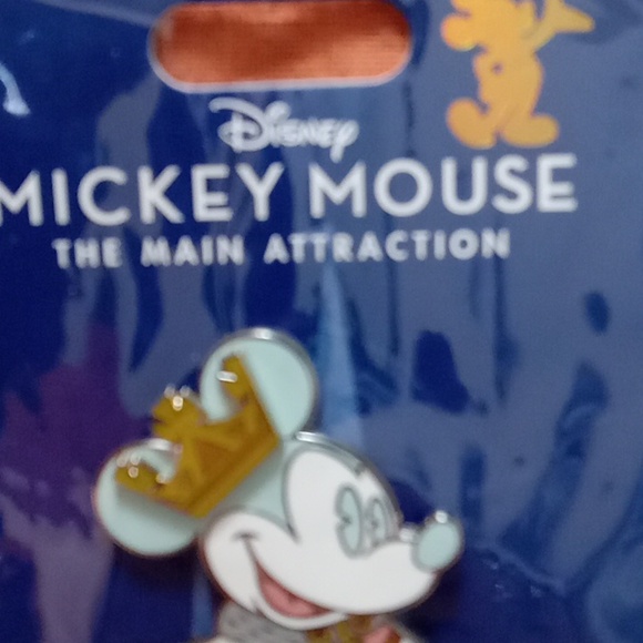 Mickey Mouse pin. - Picture 2 of 4